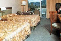 holiday_family suite-parents room.jpg